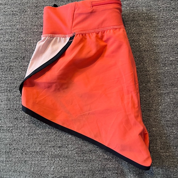 Under Armour Run Speedpocket Short - Picture 7 of 8